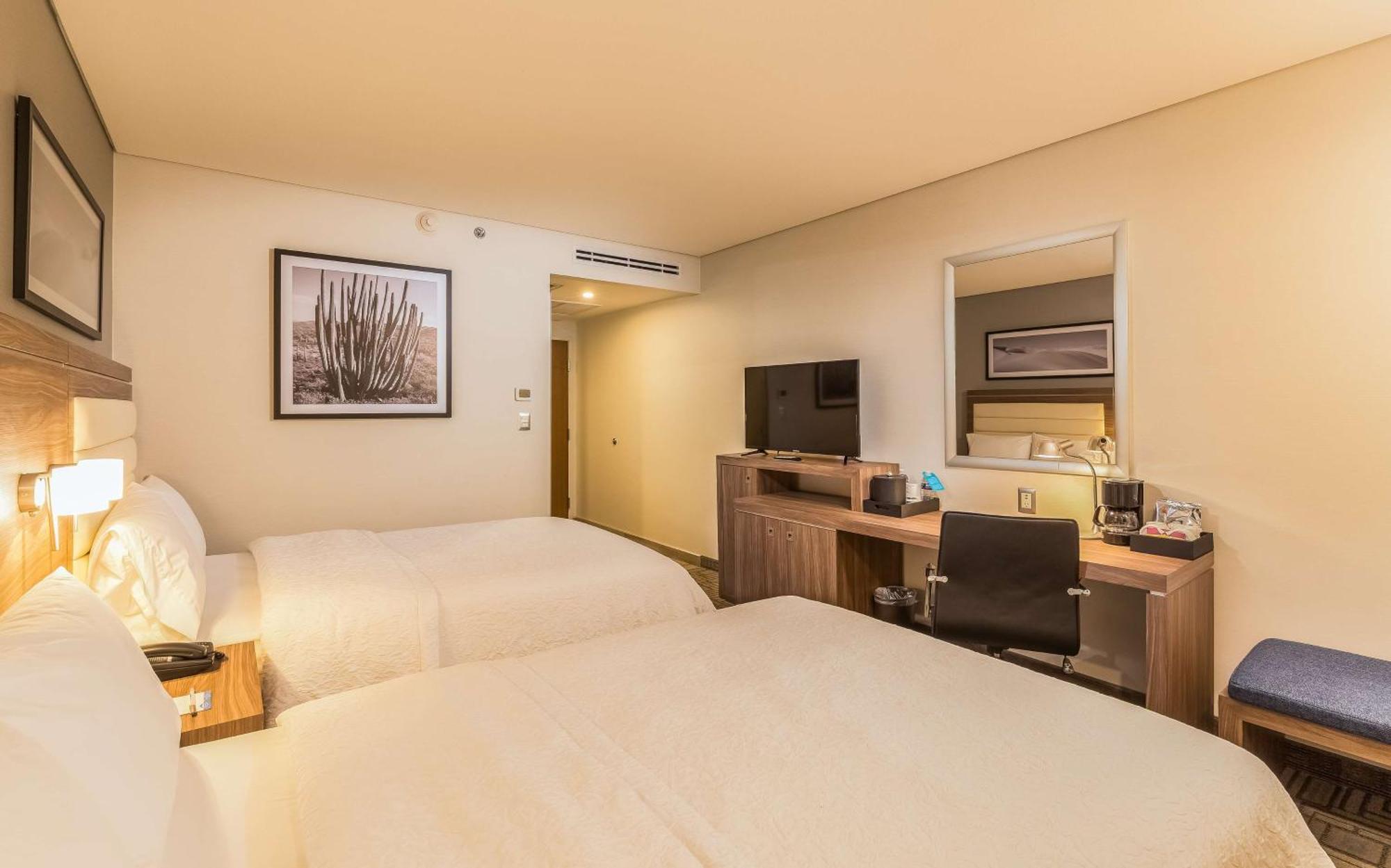 Hampton Inn By Hilton Tijuana Esterno foto